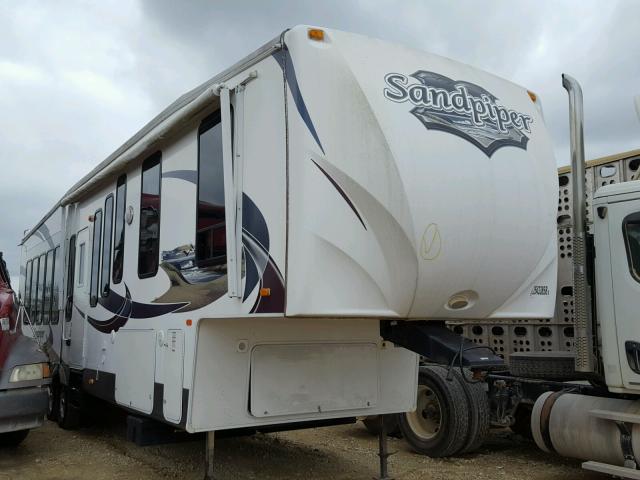 4X4FSAK26BJ025582 - 2011 WILDWOOD SANDPIPER WHITE photo 1