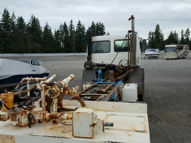 1FV67FAAXYHF66641 - 2000 FREIGHTLINER HC CARGO F WHITE photo 6