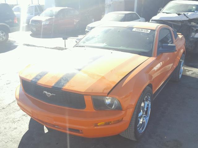 1ZVFT80NX65185789 - 2006 FORD MUSTANG ORANGE photo 2