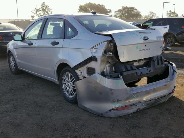 1FAHP35N19W141101 - 2009 FORD FOCUS SE SILVER photo 3