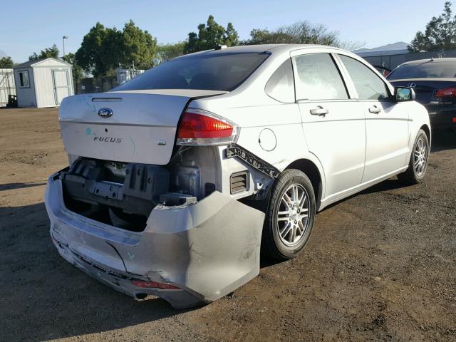 1FAHP35N19W141101 - 2009 FORD FOCUS SE SILVER photo 4