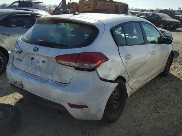 KNAFK5A82G5604763 - 2016 KIA FORTE LX WHITE photo 4