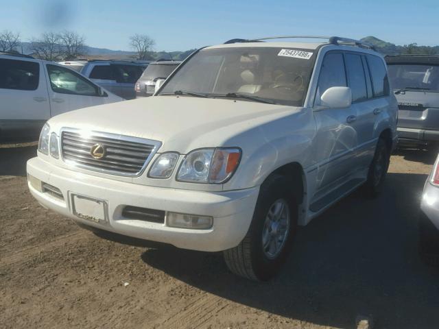 JT6HT00W2W0005229 - 1998 LEXUS LX 470 WHITE photo 2