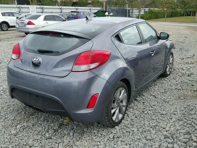 KMHTC6AD9HU305103 - 2017 HYUNDAI VELOSTER B GRAY photo 4