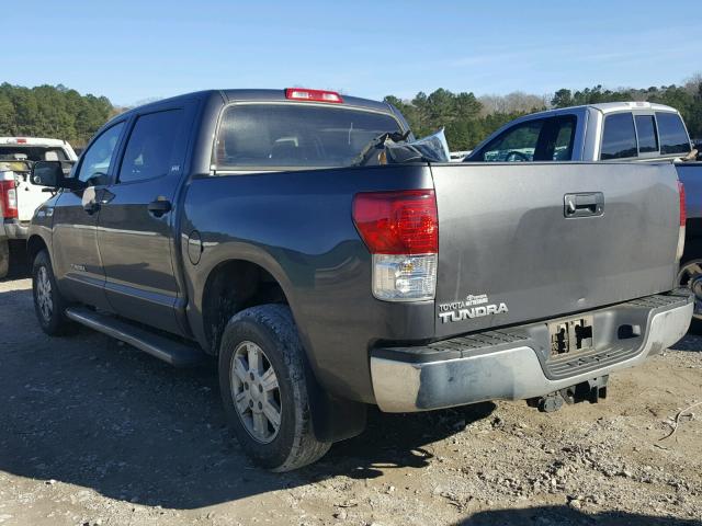 5TFEY5F12BX108528 - 2011 TOYOTA TUNDRA CRE GRAY photo 3