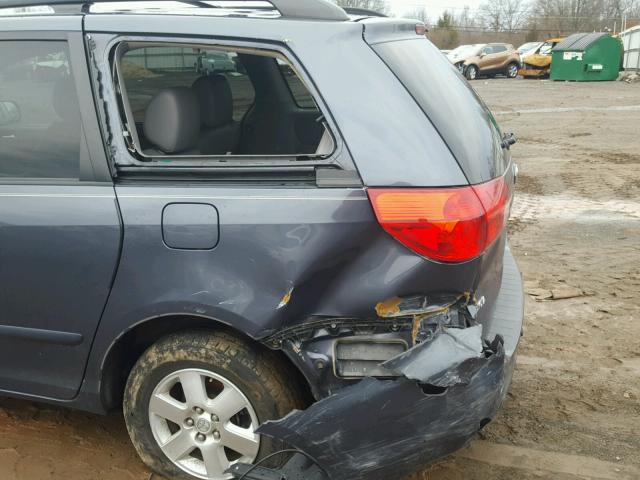 5TDYK4CC1AS314894 - 2010 TOYOTA SIENNA XLE GRAY photo 9