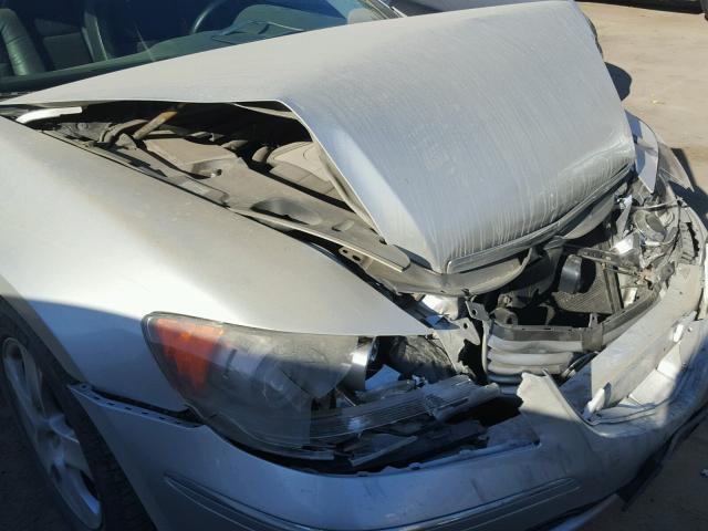 JH4KB16585C018178 - 2005 ACURA RL SILVER photo 9