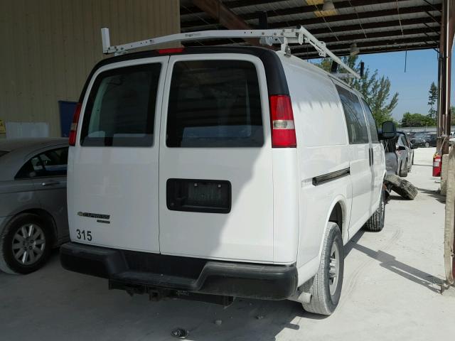 1GCZGGFG1G1218498 - 2016 CHEVROLET EXPRESS G3 WHITE photo 4