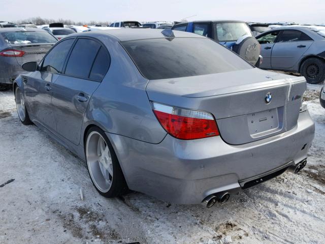 WBSNB93526B581390 - 2006 BMW M5 GRAY photo 3