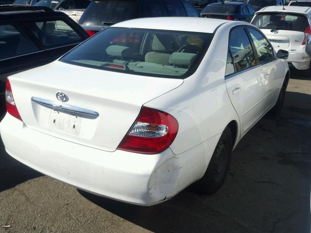 JTDBE32K920011740 - 2002 TOYOTA CAMRY LE WHITE photo 4