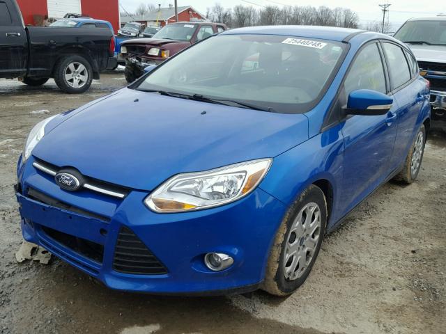 1FAHP3K23CL117224 - 2012 FORD FOCUS SE BLUE photo 2