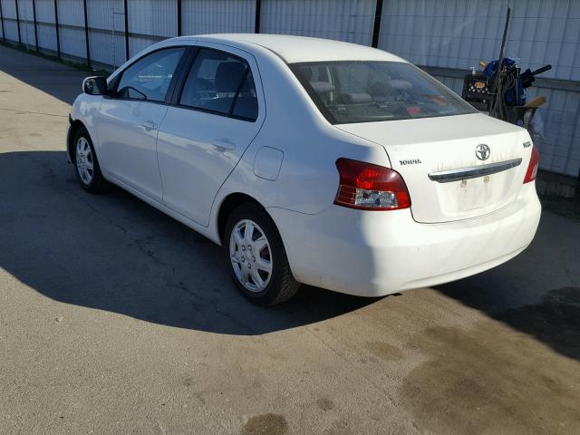 JTDBT923671059733 - 2007 TOYOTA YARIS WHITE photo 3