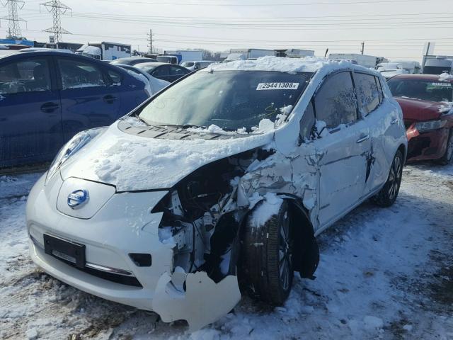 1N4AZ0CP1DC419696 - 2013 NISSAN LEAF S WHITE photo 2