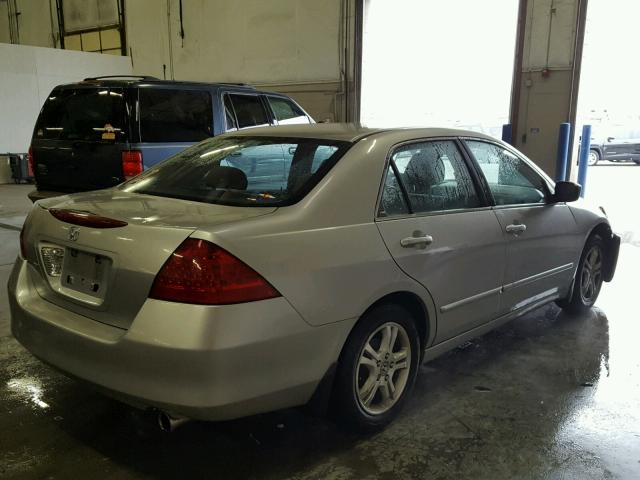 1HGCM56326A036292 - 2006 HONDA ACCORD SE SILVER photo 4