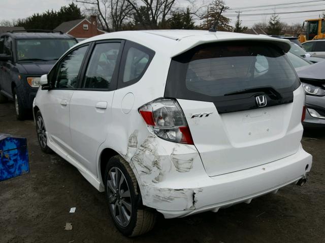 JHMGE8H55DC032959 - 2013 HONDA FIT SPORT WHITE photo 3