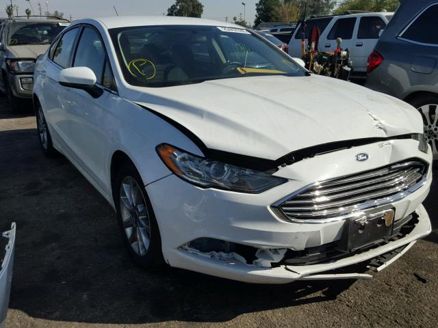 3FA6P0H74HR407974 - 2017 FORD FUSION SE WHITE photo 1