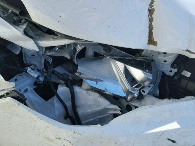 4T1BF1FK0FU097008 - 2015 TOYOTA CAMRY LE WHITE photo 9