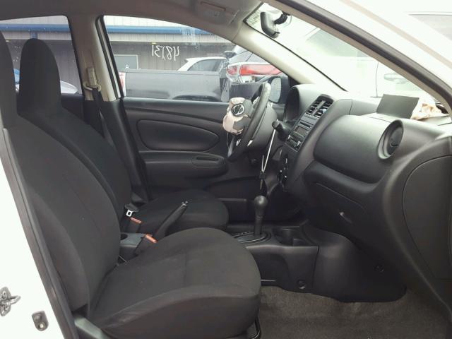 3N1CN7APXFL811015 - 2015 NISSAN VERSA S WHITE photo 5