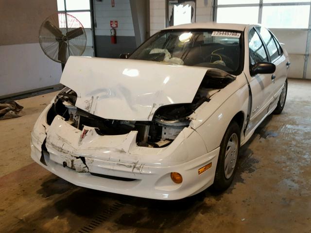 1G2JB524227396653 - 2002 PONTIAC SUNFIRE SE WHITE photo 2