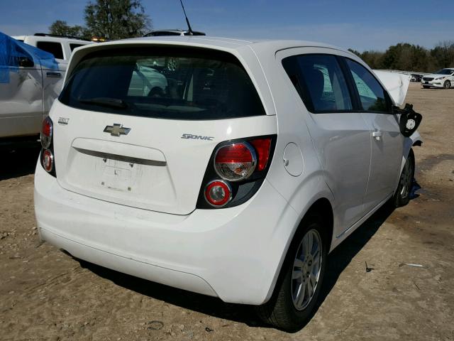 1G1JA6SHXC4142272 - 2012 CHEVROLET SONIC LS WHITE photo 4