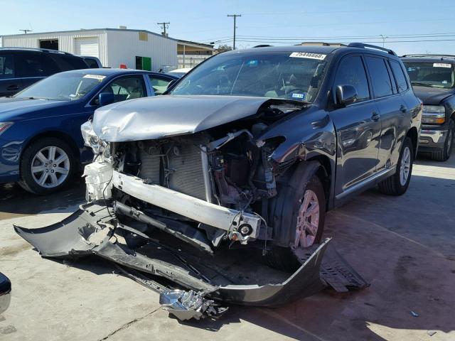 5TDZK3EH4DS141321 - 2013 TOYOTA HIGHLANDER GRAY photo 2