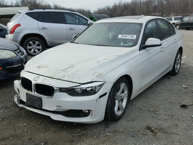 WBA3C3C57DF981652 - 2013 BMW 320 I WHITE photo 2