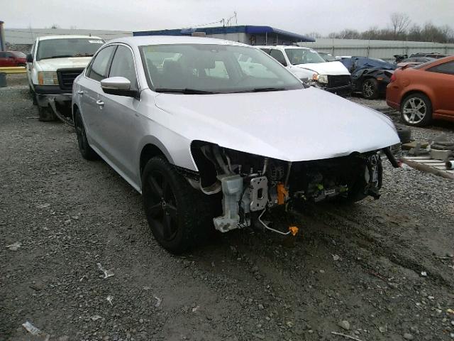 1VWAT7A30EC034004 - 2014 VOLKSWAGEN PASSAT S Silber Foto 1
