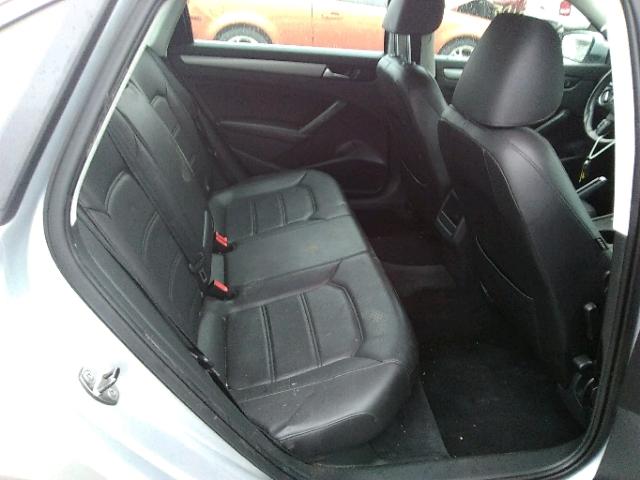 1VWAT7A30EC034004 - 2014 VOLKSWAGEN PASSAT S Silber Foto 6