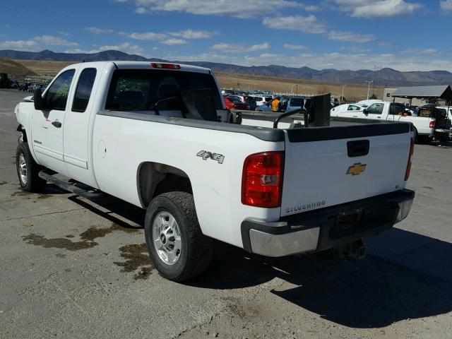 1GC2KXCG5BZ147630 - 2011 CHEVROLET SILVERADO WHITE photo 3