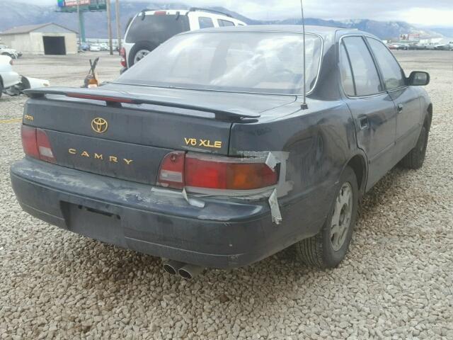 4T1GK13E4SU114239 - 1995 TOYOTA CAMRY XLE GREEN photo 4