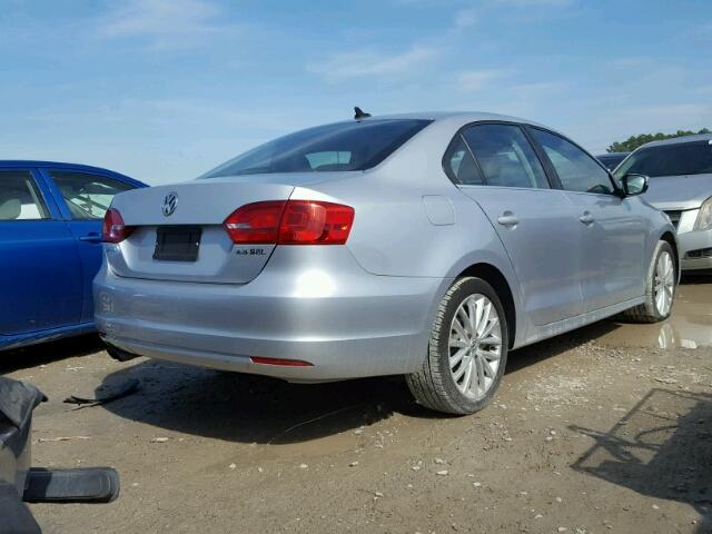 3VWLX7AJ2CM366338 - 2012 VOLKSWAGEN JETTA SEL SILVER photo 4