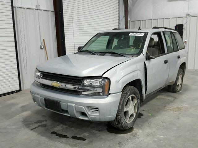 1GNDS13S472242696 - 2007 CHEVROLET TRAILBLAZE SILVER photo 2