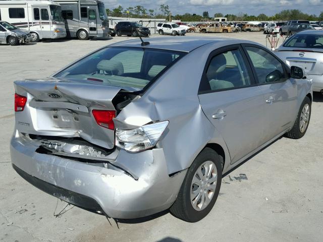 KNAFT4A26D5738299 - 2013 KIA FORTE LX SILVER photo 4