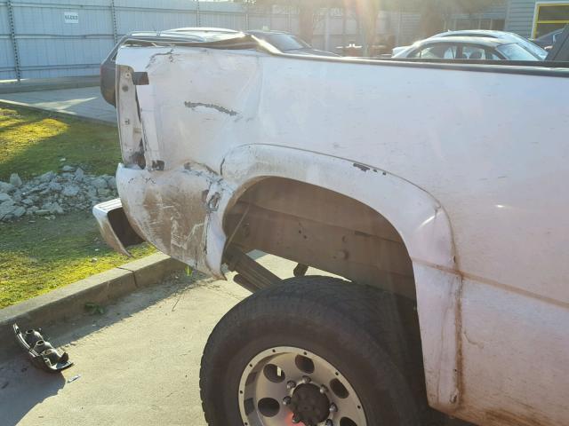 1GCHC23114F104431 - 2004 CHEVROLET SILVERADO WHITE photo 9