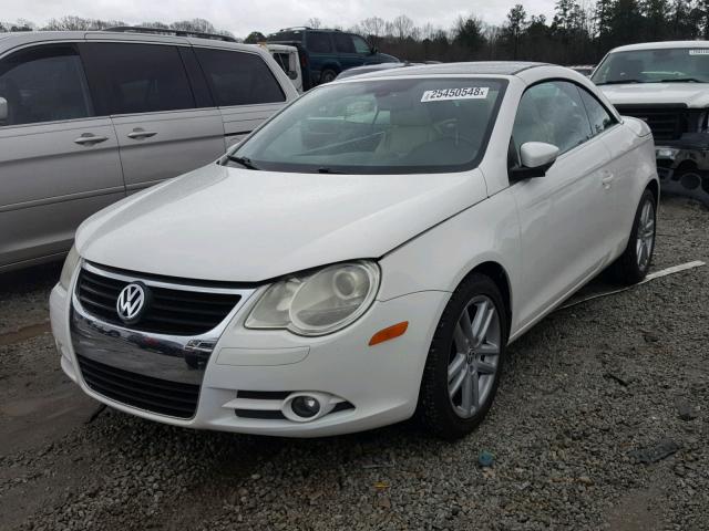 WVWFA71F99V016653 - 2009 VOLKSWAGEN EOS LUX WHITE photo 2