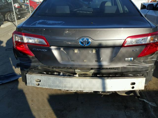 4T1BD1FK3DU070064 - 2013 TOYOTA CAMRY HYBR GRAY photo 9