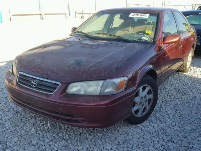 4T1BG22K31U086070 - 2001 TOYOTA CAMRY CE MAROON photo 2