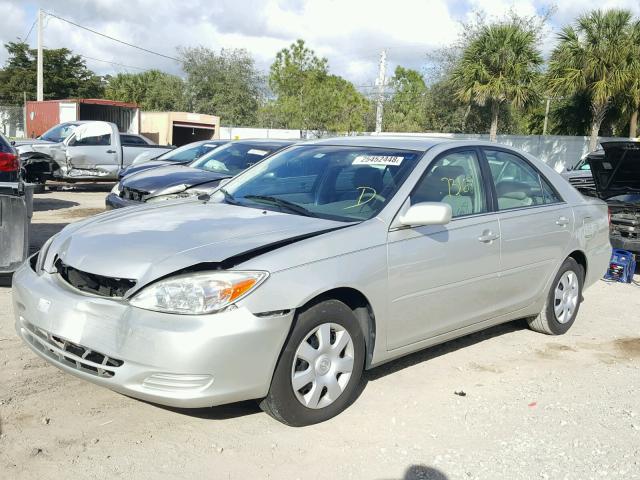 4T1BE32K54U913762 - 2004 TOYOTA CAMRY LE SILVER photo 2