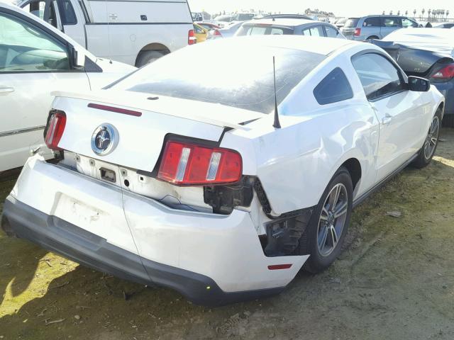 1ZVBP8AM4C5228916 - 2012 FORD MUSTANG WHITE photo 4