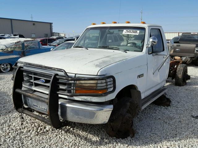 2FDLF47M0NCB02874 - 1992 FORD F SUPER DU WHITE photo 2