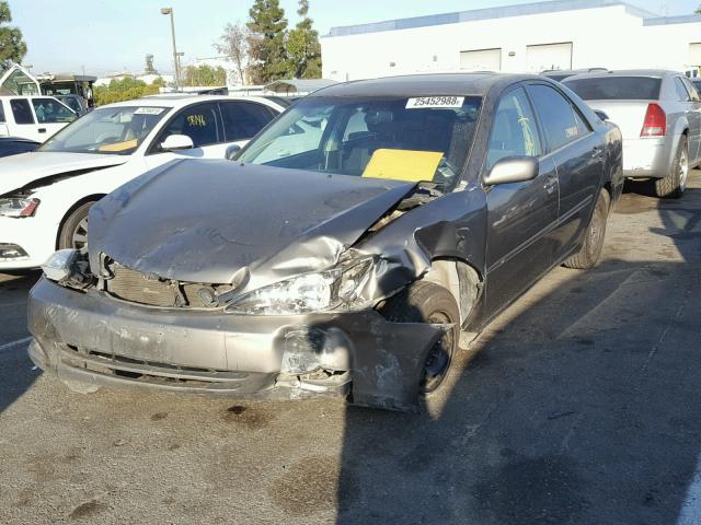 4T1BE32K64U930960 - 2004 TOYOTA CAMRY LE CHARCOAL photo 2