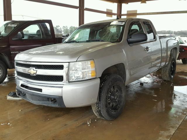 1GCEC29C99Z168329 - 2009 CHEVROLET SILVERADO SILVER photo 2