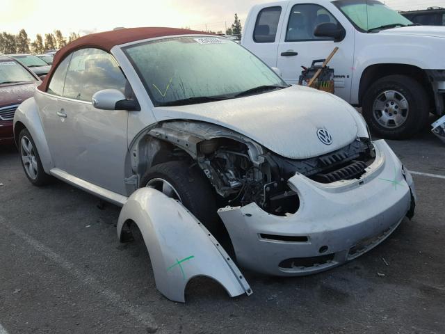 3VWSG31YX9M411813 - 2009 VOLKSWAGEN NEW BEETLE 银色 照片 1