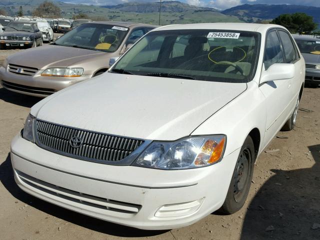 4T1BF28B0YU102181 - 2000 TOYOTA AVALON XL WHITE photo 2