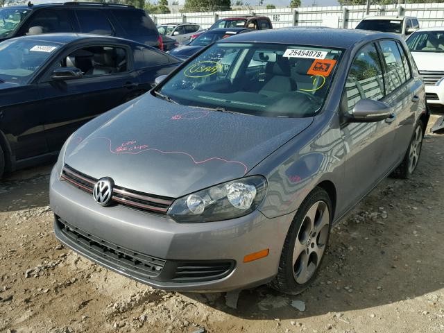 WVWDA7AJ5AW345246 - 2010 VOLKSWAGEN GOLF GRAY photo 2