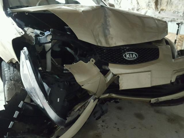 KNADE223396557756 - 2009 KIA RIO BASE GOLD photo 9