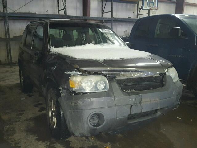 1FMYU92Z75KA02827 - 2005 FORD ESCAPE XLS GRAY photo 1