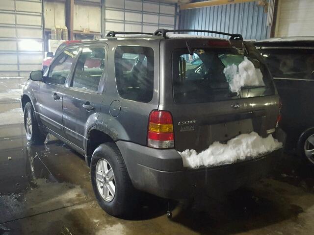 1FMYU92Z75KA02827 - 2005 FORD ESCAPE XLS GRAY photo 3