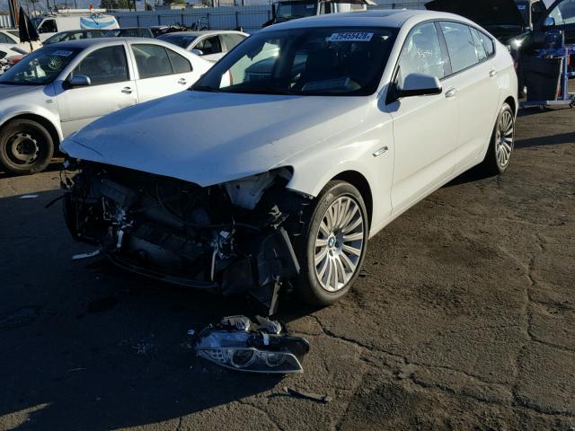 WBASN2C57CC202024 - 2012 BMW 535 IGT WHITE photo 2