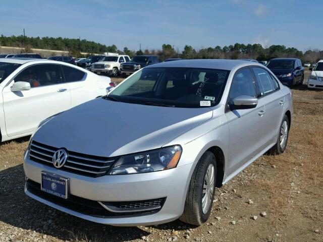 1VWAS7A32FC062696 - 2015 VOLKSWAGEN PASSAT S SILVER photo 2